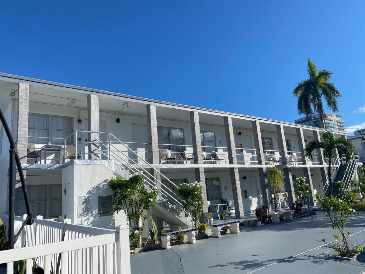 Pelican By The Sea Motel Pompano Beach Exterior photo