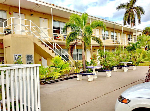 Pelican By The Sea Motel Pompano Beach Exterior photo